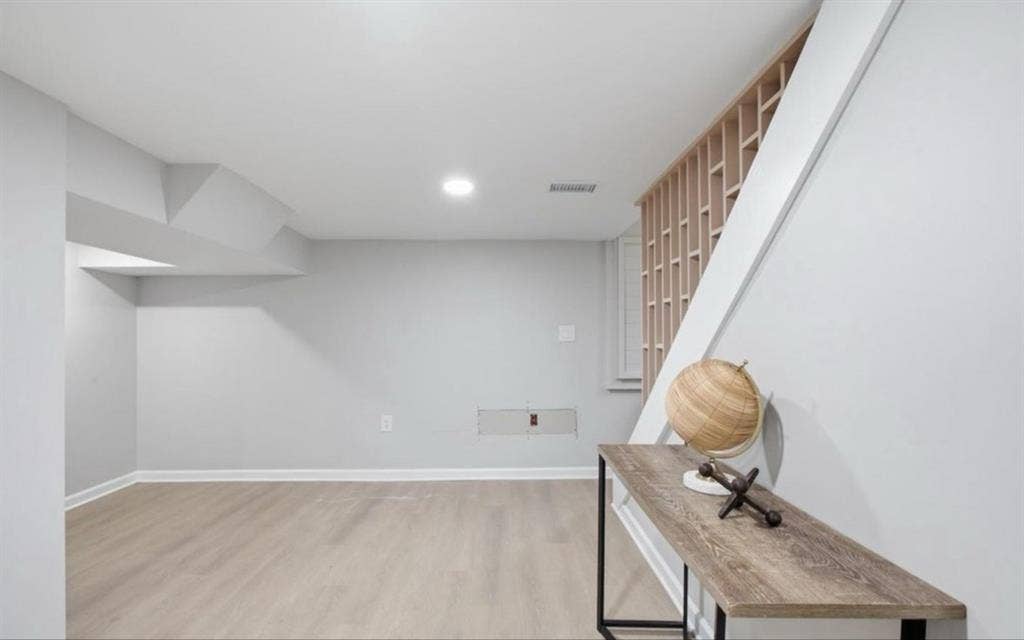 Private Basement room shared bath