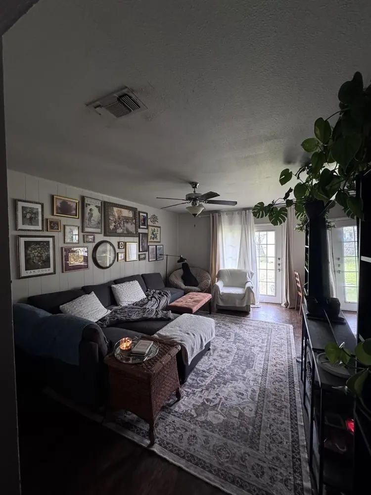 Bedroom for rent!