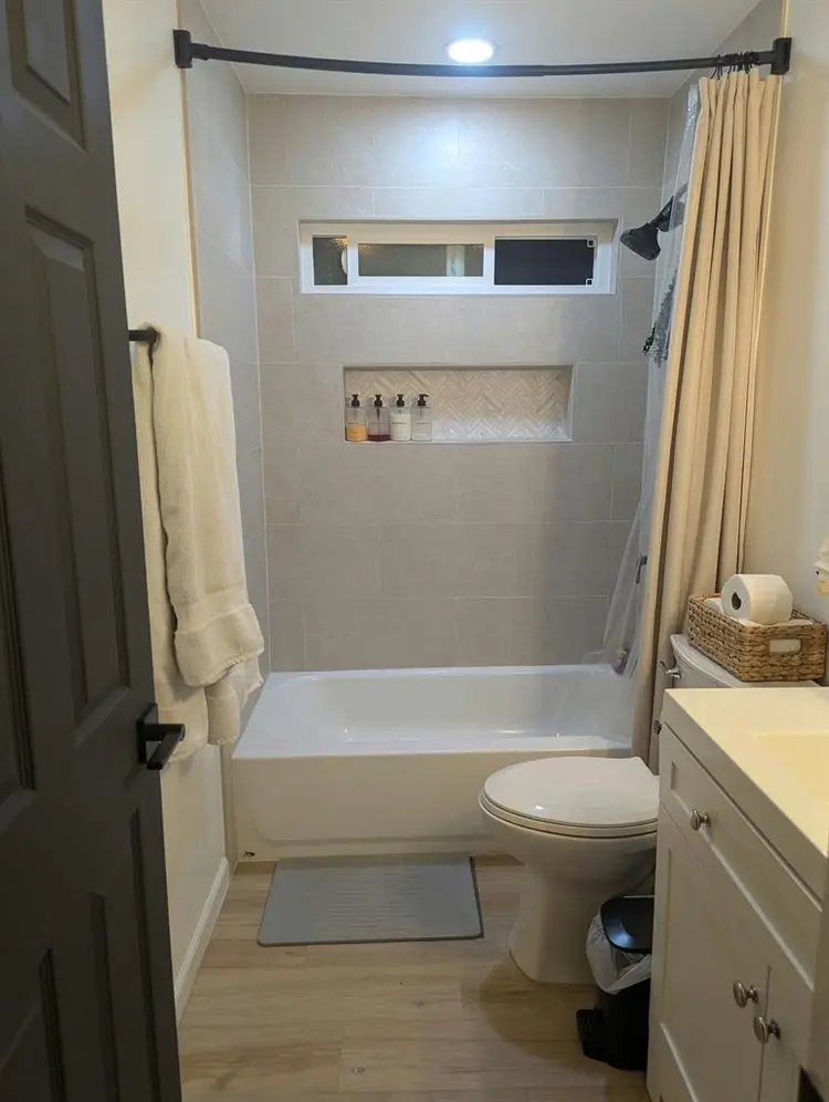 1 bedroom & a private bathroom