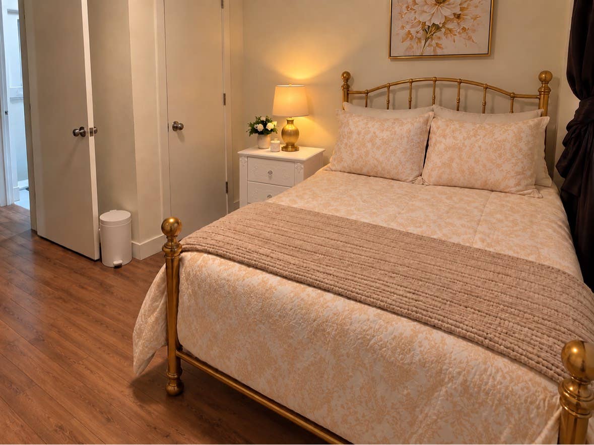 Cozy two bedroom fully furnished!