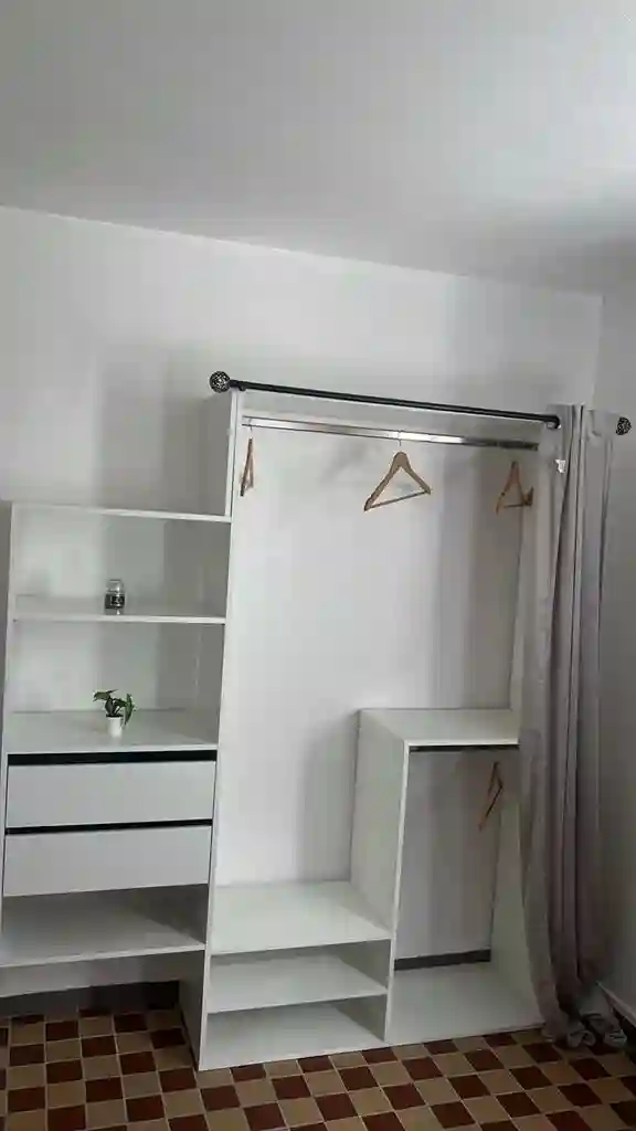 Colocation féminine, chambres