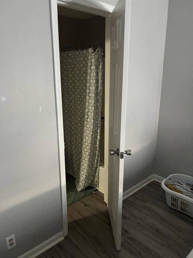 Apt J2 One bed, one bath furnished