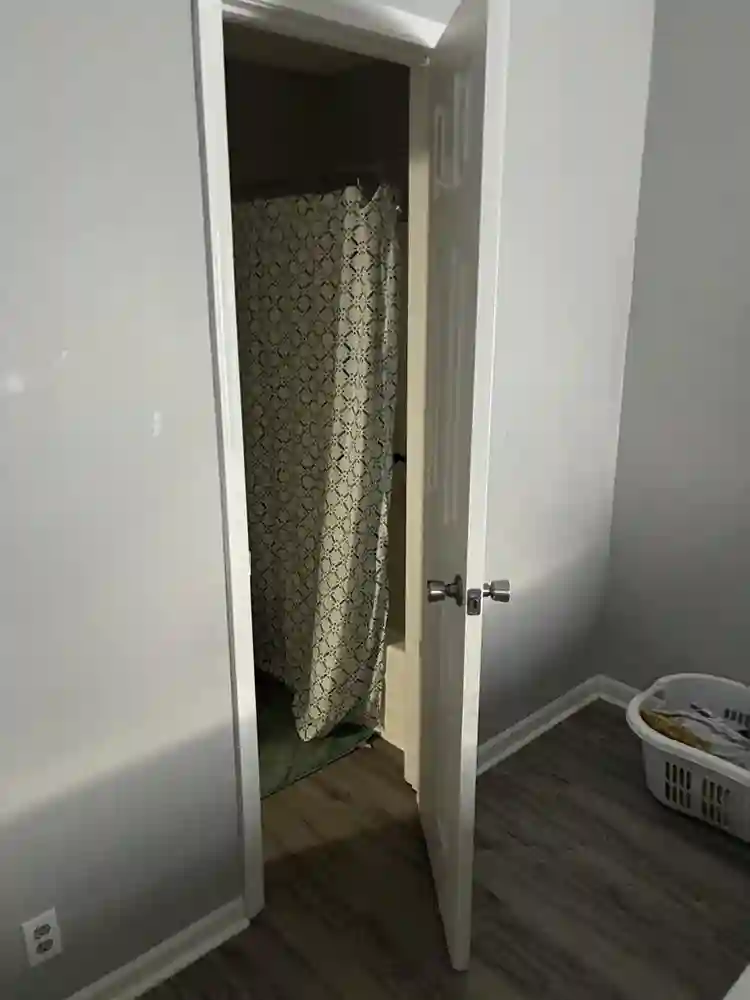 Apt J2 One bed, one bath furnished