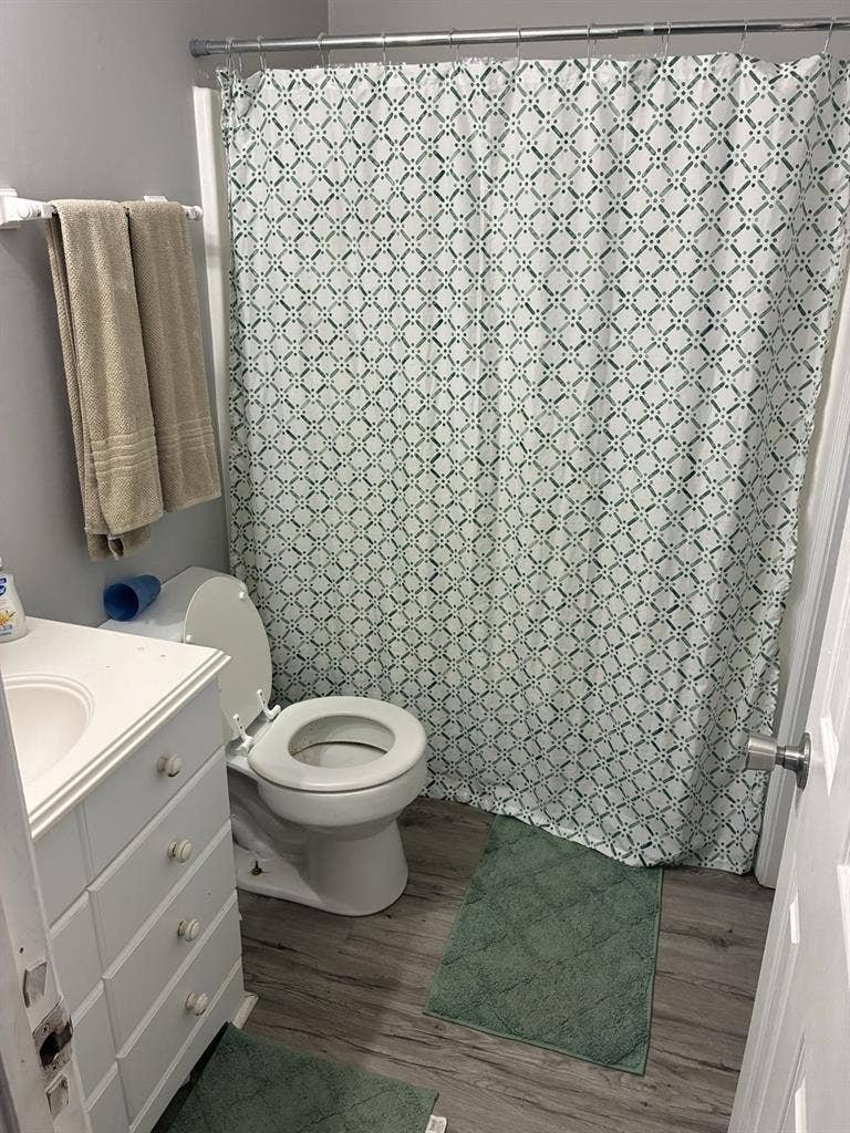 Apt J2 One bed, one bath furnished