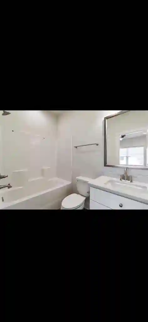 Looking for 4th roomate