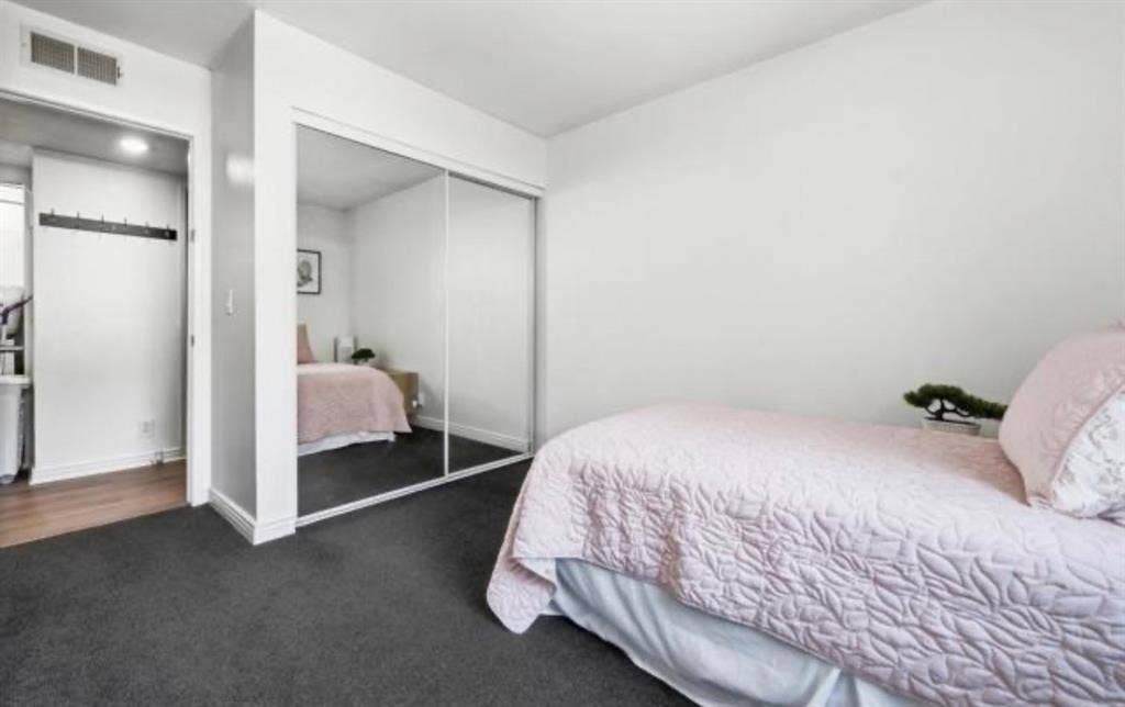 Room for rent!
