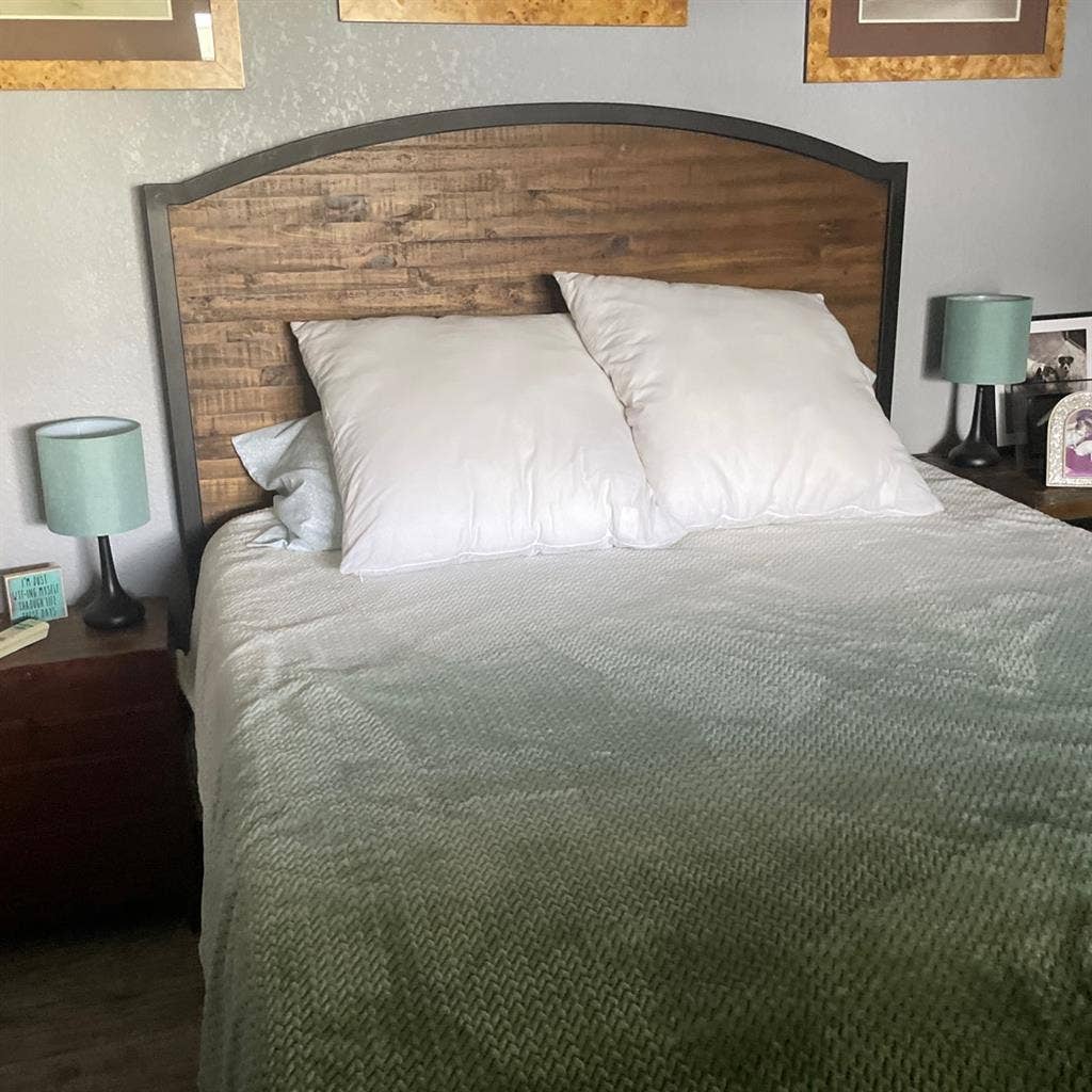 Furnished room