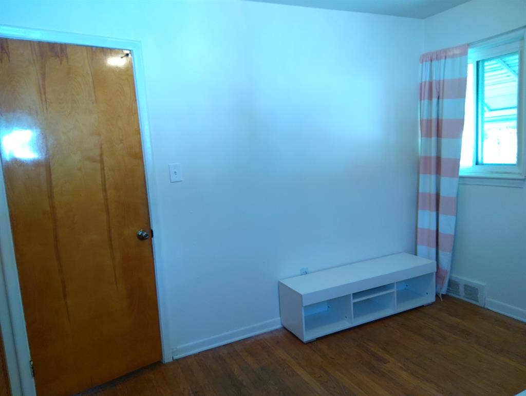 Single Bedroom Available