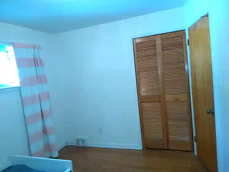 Single Bedroom Available