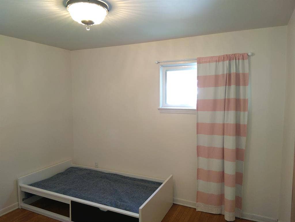 Single Bedroom Available