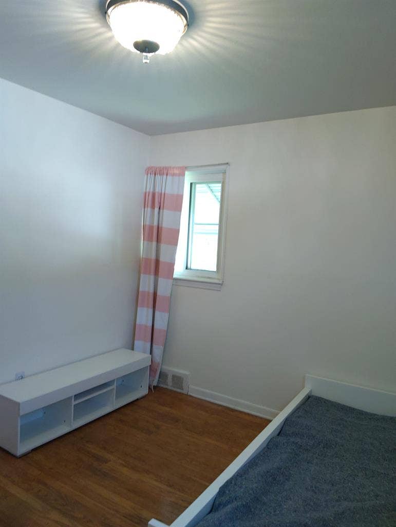 Single Bedroom Available