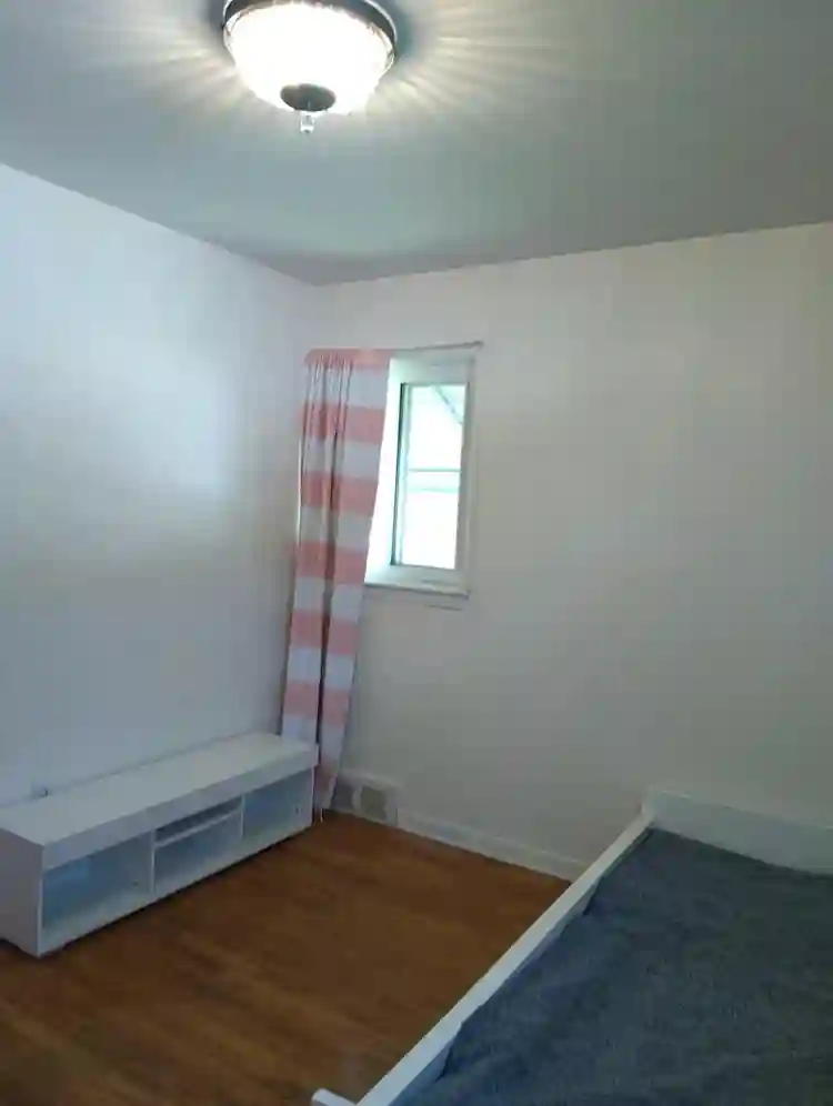 Single Bedroom Available
