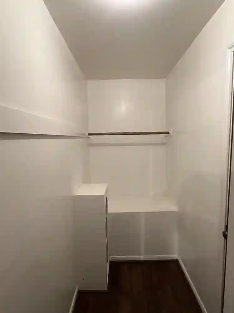 Cloverleaf Bedroom 5