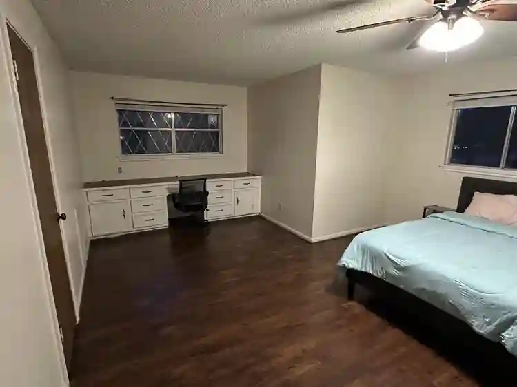 Cloverleaf Bedroom 5