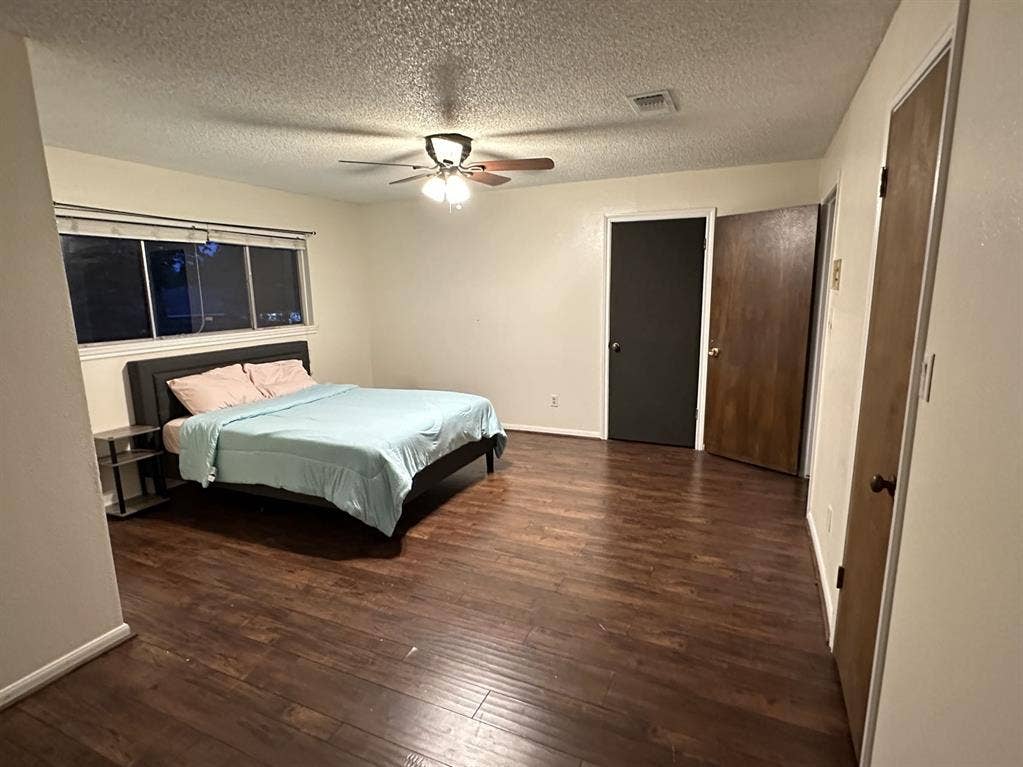 Cloverleaf Bedroom 5