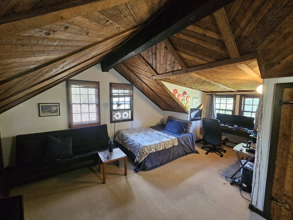 Single Room - 5 Bedroom House