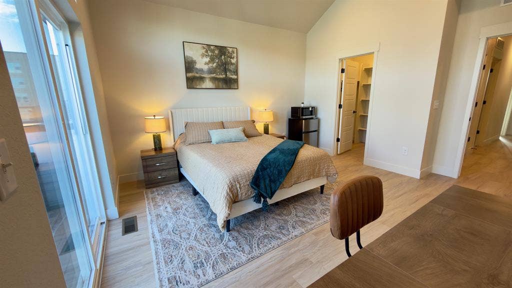 Primary Suite w/ Private Bath $1450