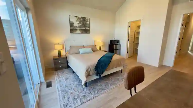 Primary Suite w/ Private Bath $1450
