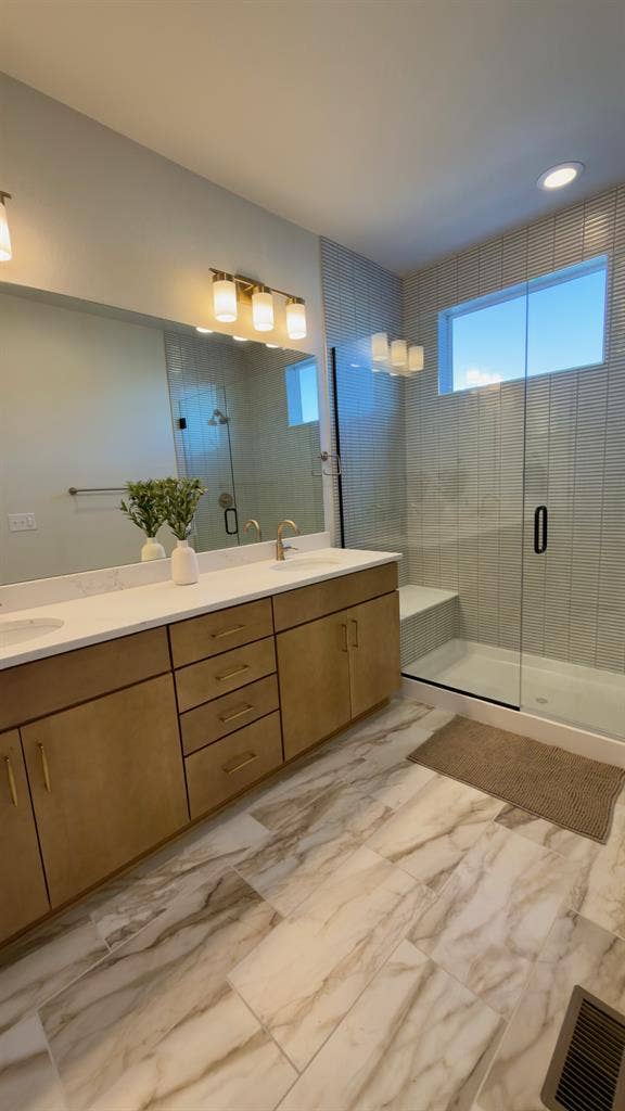Primary Suite w/ Private Bath $1450