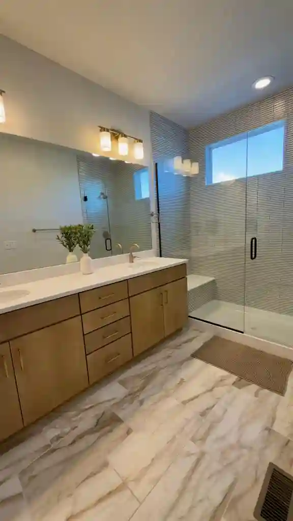 Primary Suite w/ Private Bath $1450
