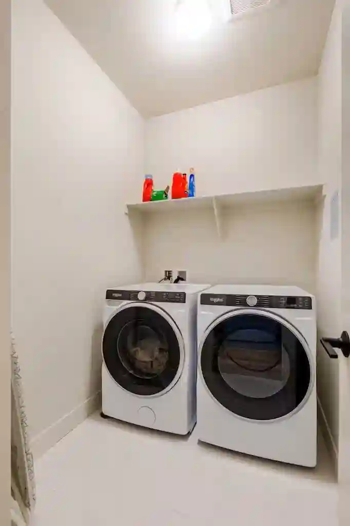 Primary Suite w/ Private Bath $1450