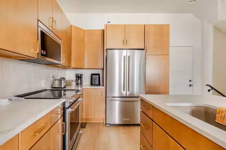 Primary Suite w/ Private Bath $1450