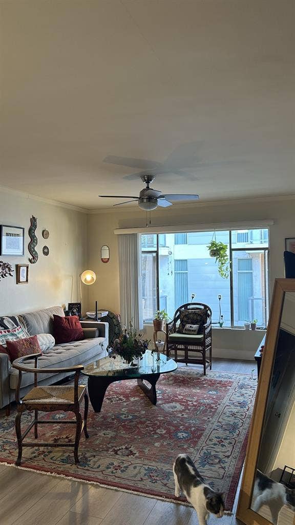 Room available in Pasadena!