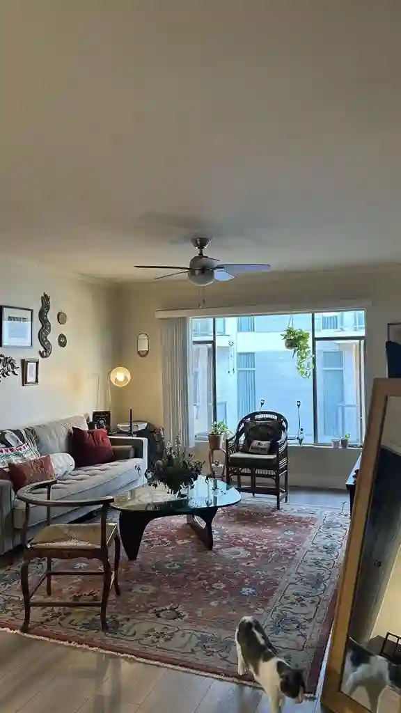Room available in Pasadena!
