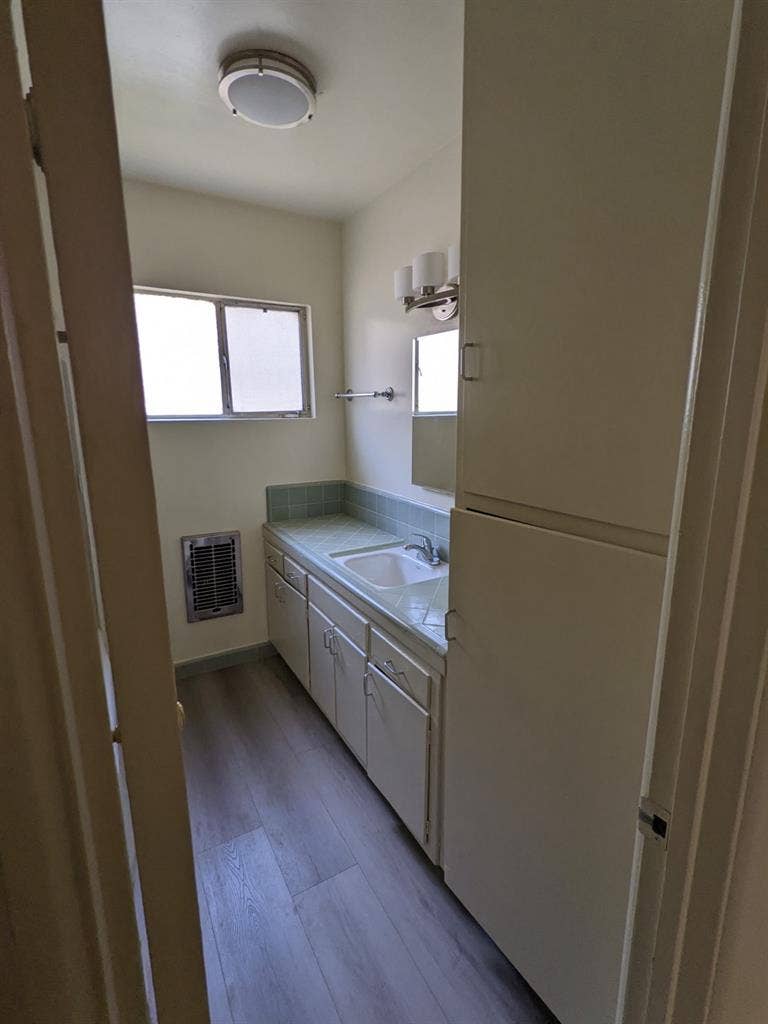 Room available in Pasadena!