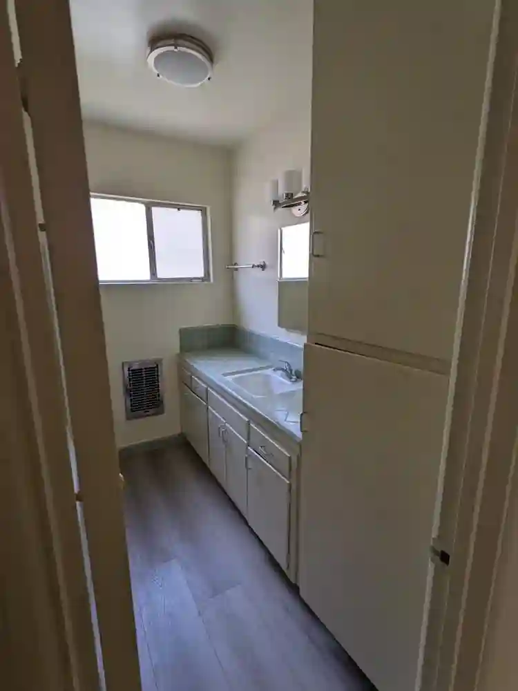 Room available in Pasadena!