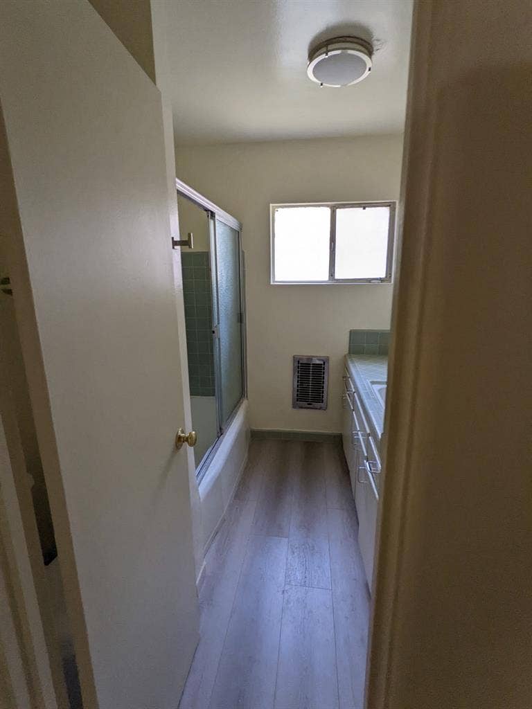 Room available in Pasadena!