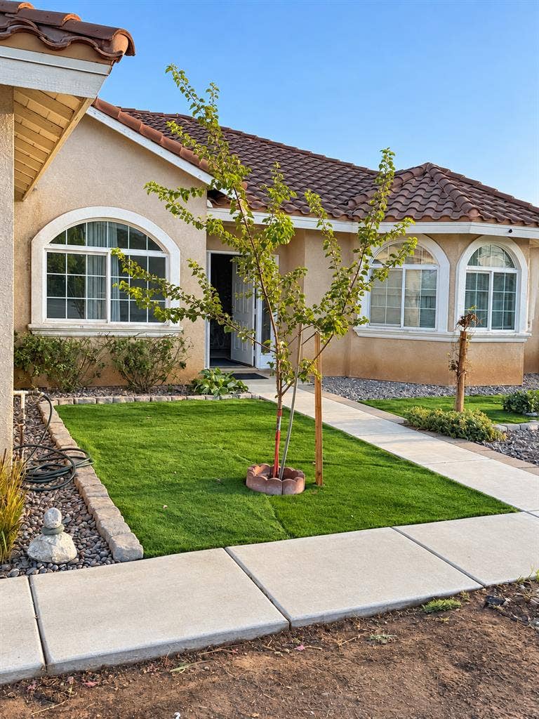 Bedroom for rent in Woodcrest!