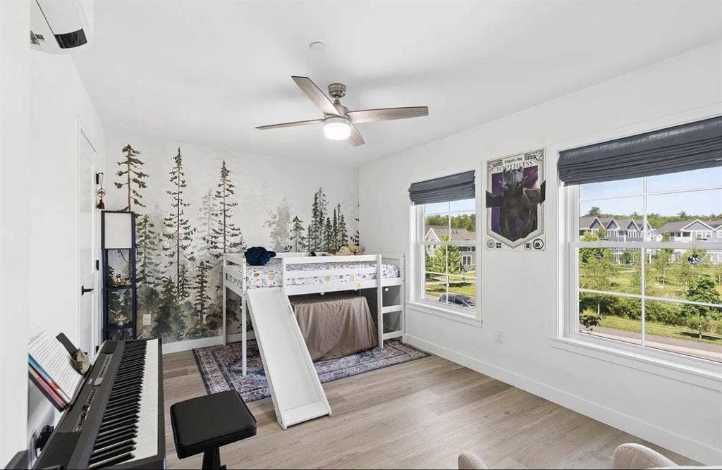 Available 3 bed 3.5 bath town house