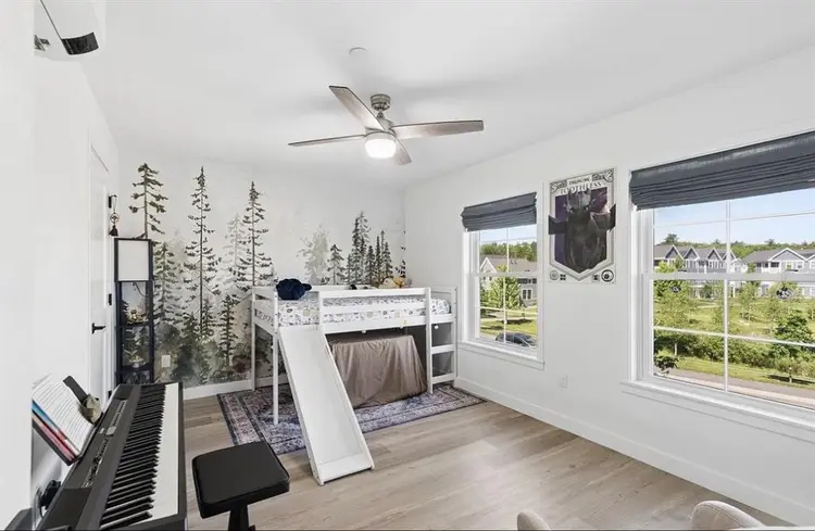 Available 3 bed 3.5 bath town house