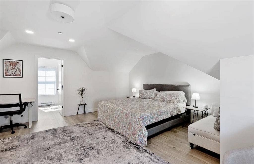 Available 3 bed 3.5 bath town house