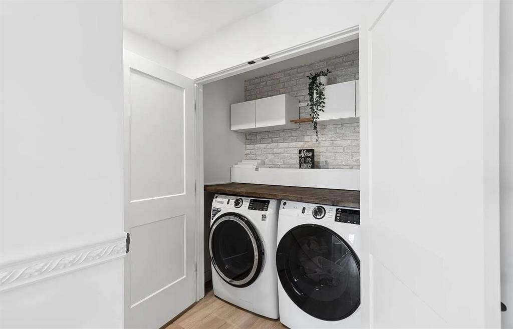 Available 3 bed 3.5 bath town house