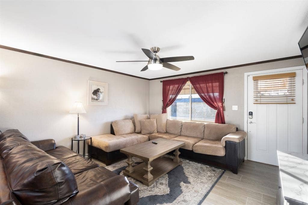 Room available for move in asap