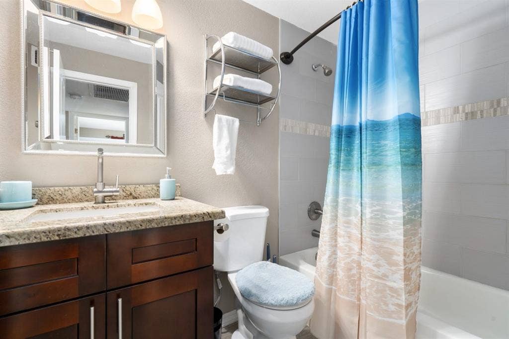 Room available for move in asap