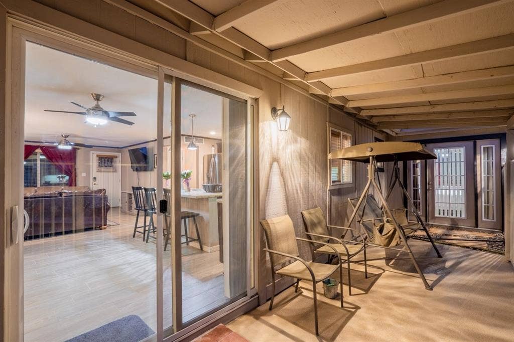Room available for move in asap