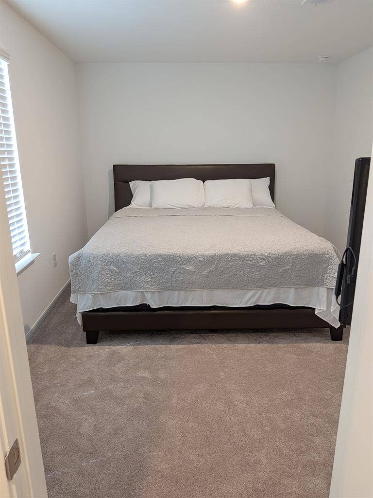 Furnished Master Suite in Crosby