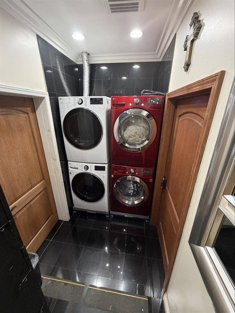 OC HOME ROOM FOR RENT