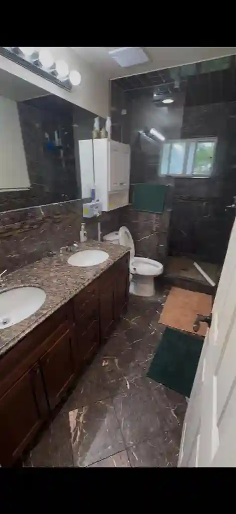 OC HOME ROOM FOR RENT