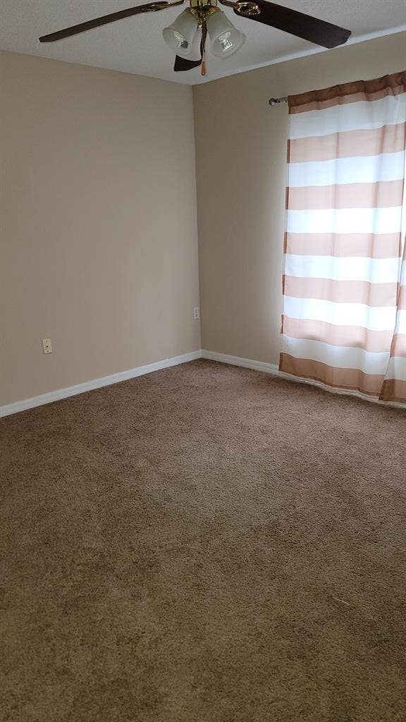 Room for rent available Nov 1st 26