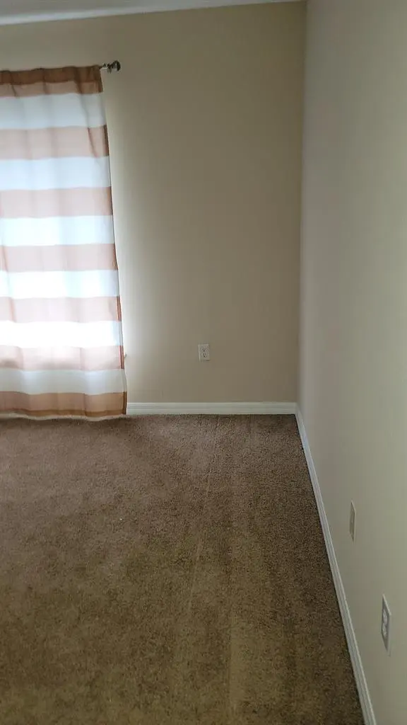 Room for rent available Nov 1st 26
