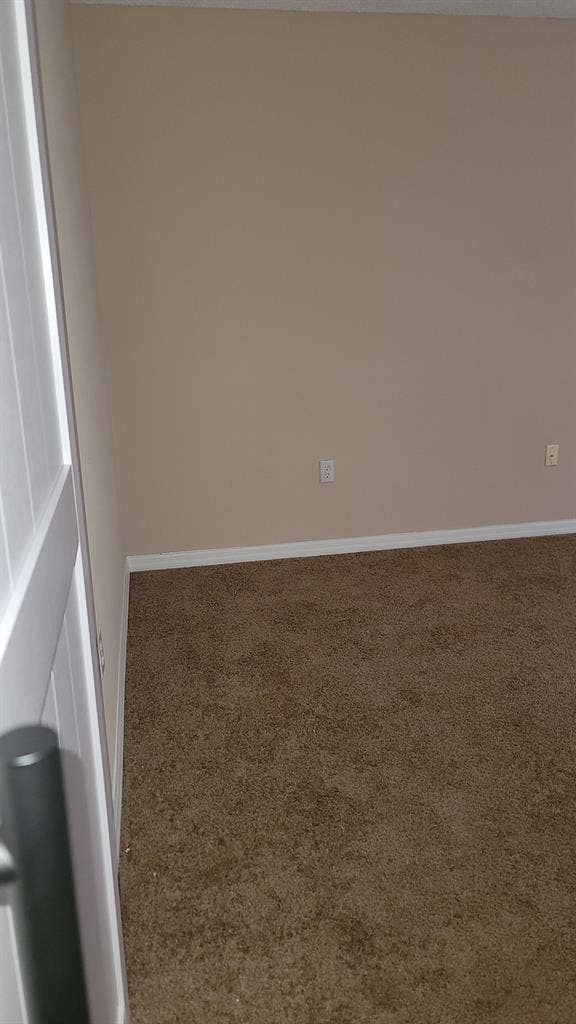 Room for rent available Nov 1st 26