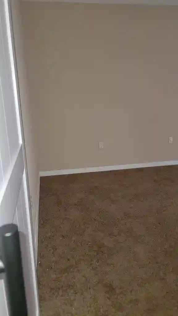 Room for rent available Nov 1st 26