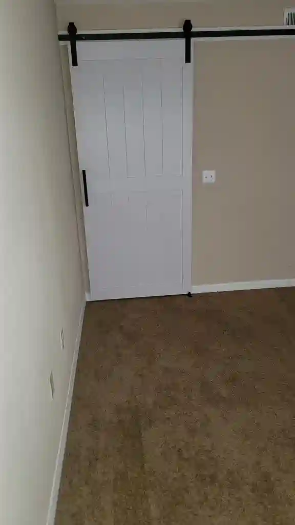 Room for rent available Nov 1st 26