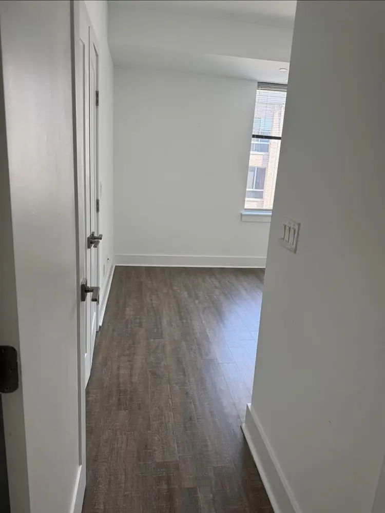 Looking for another female roommate