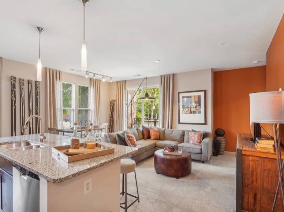 2 Beds 2 Baths - Apartment