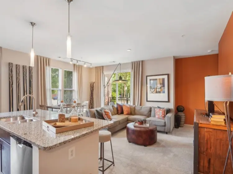 2 Beds 2 Baths - Apartment